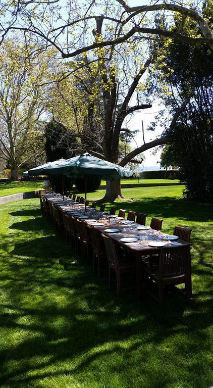 Petersons Armidale Winery And Guesthouse Eksteriør billede